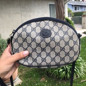 AUTHENTIC VINTAGE GUCCI CROSS BODY